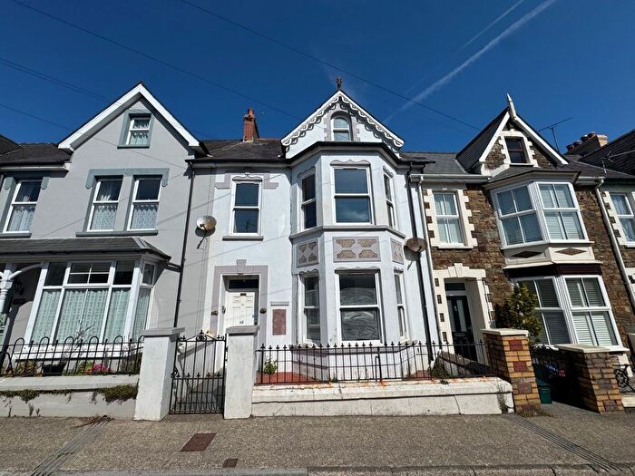 3 Bedroom Flat For Sale In High Street, Fishguard, SA65
