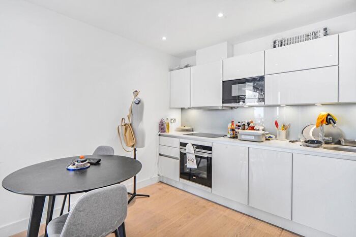 1 Bedroom Flat To Rent In Heritage Tower, East Ferry Road, E14