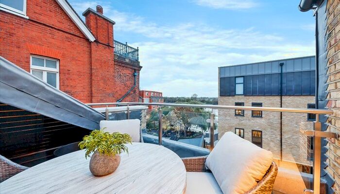 2 Bedroom Flat To Rent In Palace Wharf, Reinville, London, W6
