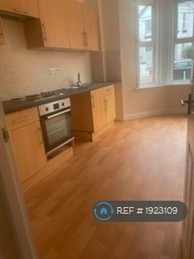 1 Bedroom Flat To Rent In Exeter Road, Exmouth, EX8