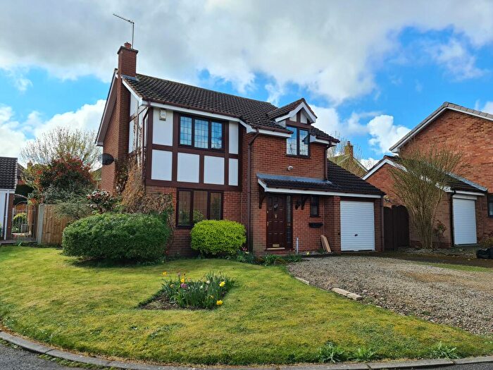 4 Bedroom House To Rent In Linnet Rise, Kidderminster, Worcestershire, DY10