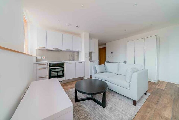 Apartment To Rent In Maidenhead, Berkshire, SL6