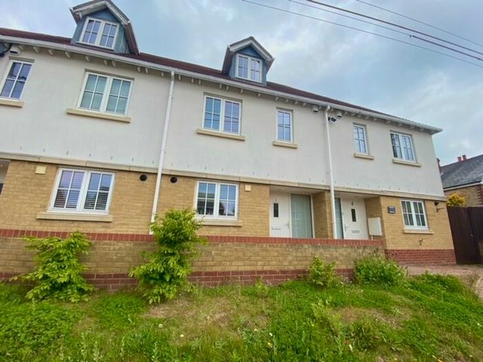 3 Bedroom Property To Rent In Shalmsford Street, Chartham, Canterbury, CT4