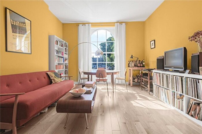 2 Bedroom Maisonette To Rent In Myddelton Square, London, EC1R