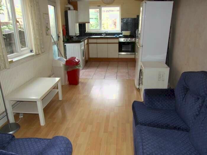 5 Bedroom Terraced House To Rent In Malefant Street, Cathays, Cardiff, CF24