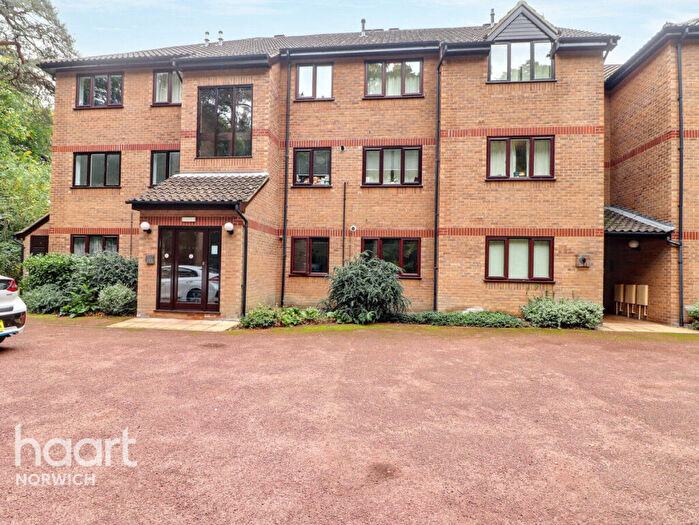2 Bedroom Flat For Sale In Plantation Drive, Norwich, NR7