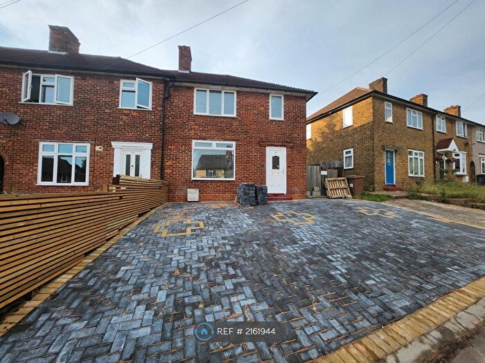 3 Bedroom Semi-Detached House To Rent In Wittenham Way, London, E4