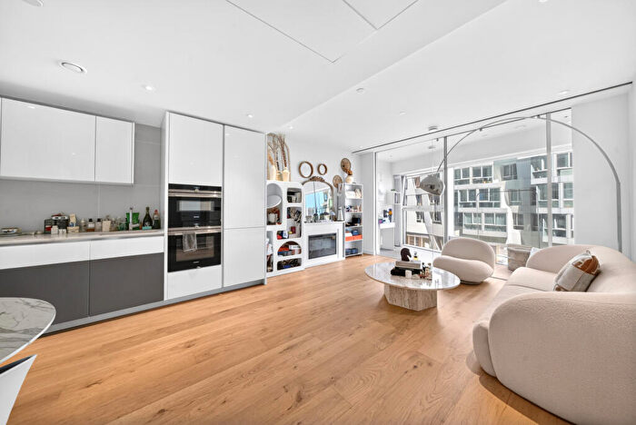 1 Bedroom Apartment To Rent In Oakley House, Battersea Roof Gardens London, SW11
