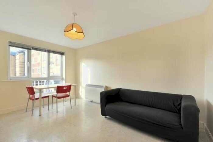 1 Bedroom Flat To Rent In Windsock Close, Surrey Quays, SE16
