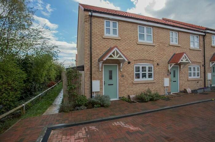 3 Bedroom Semi-Detached House To Rent In Bramble Close, Newborough, Peterborough, PE6