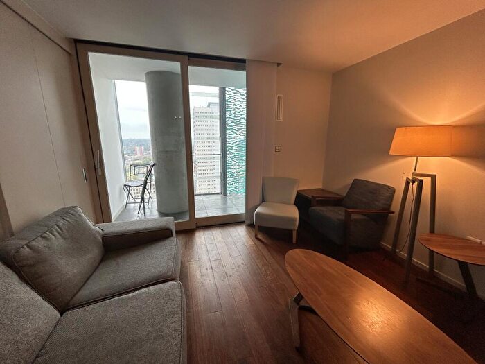 Apartment To Rent In Beetham Tower, Holloway Circus Queensway, Birmingham, B1