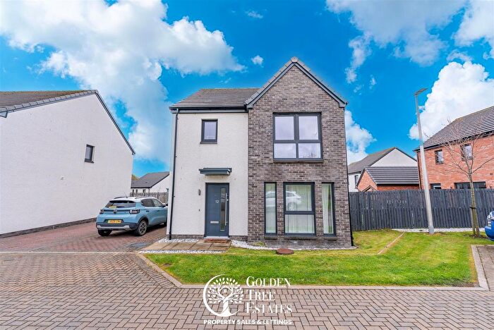3 Bedroom Detached House For Sale In Oak Tree Gardens, Sauchie, Alloa, FK10