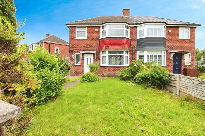 3 Bedroom Semi-Detached House For Sale In Chelford Drive, Swinton, Manchester, Greater Manchester, M27