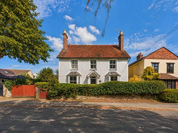 6 Bedroom Detached House For Sale In Station Road, Haddenham, HP17