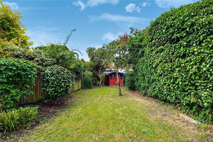 4 Bedroom Terraced House To Rent In Sandringham Road, Golders Hill Park, NW11