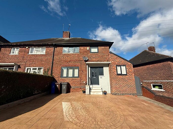 3 Bedroom Semi-Detached House To Rent In Ballifield Way, Sheffield, S13