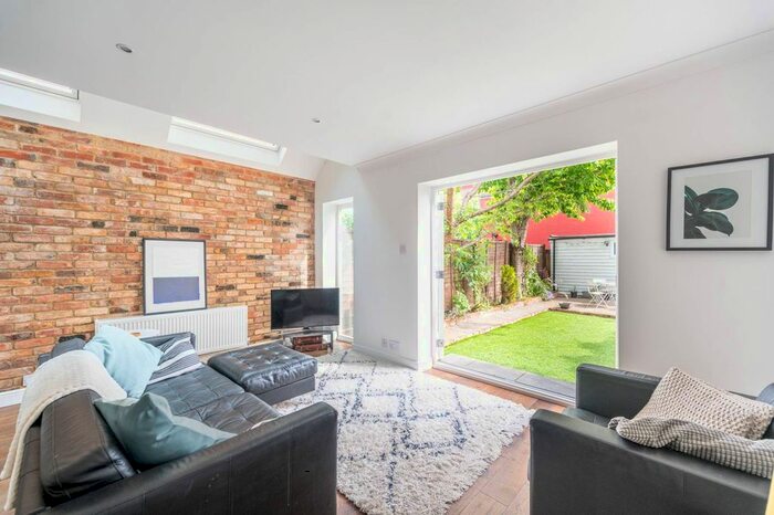 5 Bedroom Property To Rent In Leghorn Road, Kensal Green, London, NW10