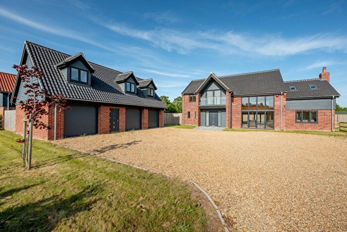 5 Bedroom Detached House For Sale In Hampton Close, Beeston, King's Lynn, PE32
