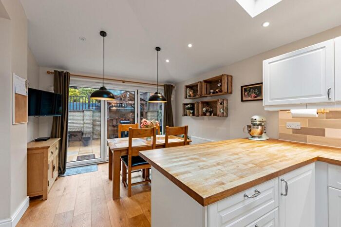 3 Bedroom Semi Detached House For Sale In Hyde Road, South Croydon, CR2