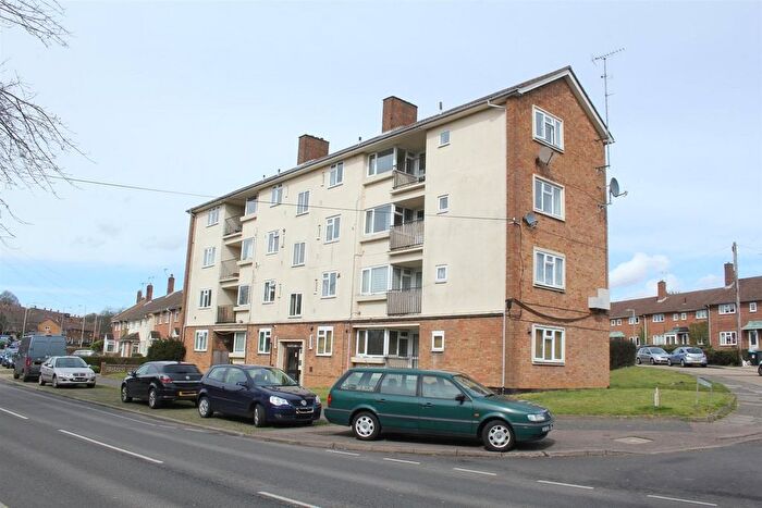 2 Bedroom Flat For Sale In Northridge Way, Boxmoor, HP1