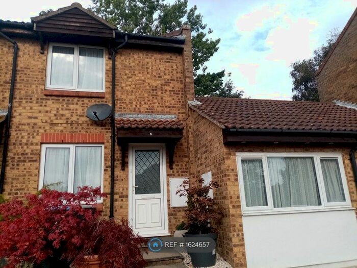 3 Bedroom Semi-Detached House To Rent In Curlinge Court, Ramsgate, CT11