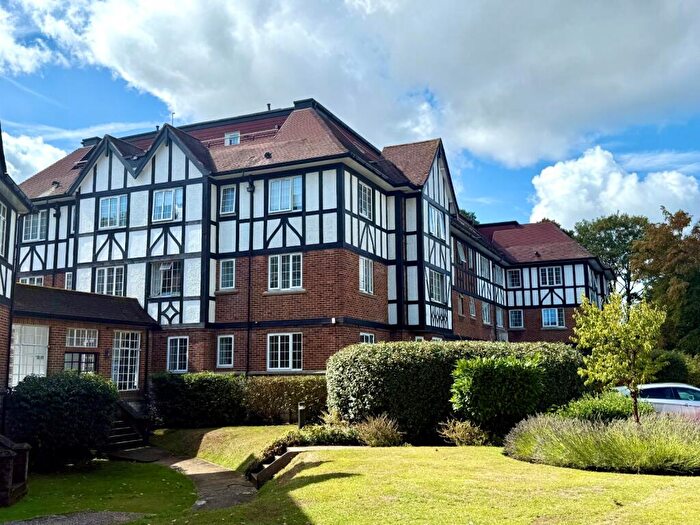 2 Bedroom Flat To Rent In Millbrook Road East, Southampton, Hampshire, SO15