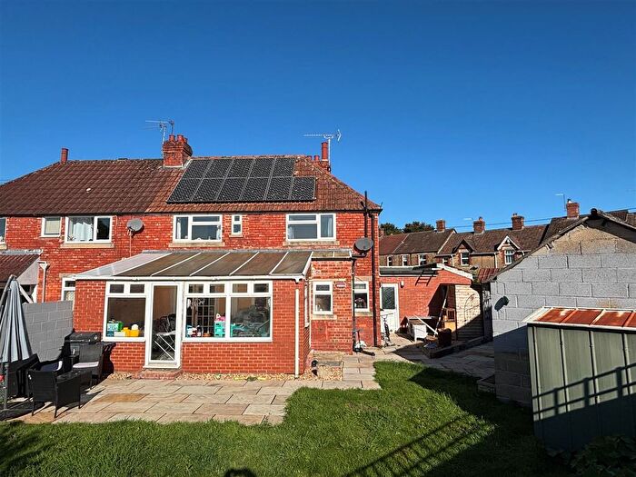 3 Bedroom Semi-Detached House For Sale In Sheldon Road, Chippenham, SN14