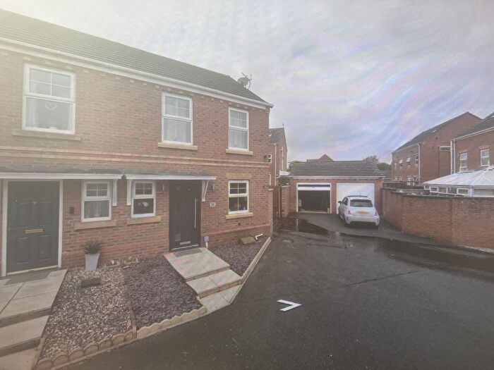 2 Bedroom Semi-detached House To Rent In Cricklewood Drive, Stoke-On-Trent, ST6