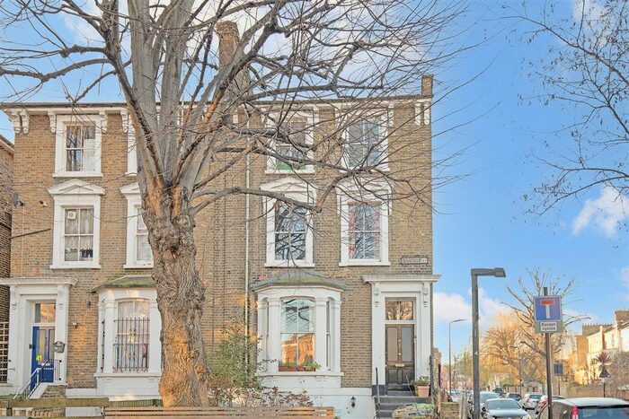 2 Bedroom Flat To Rent In Navarino Road, E8