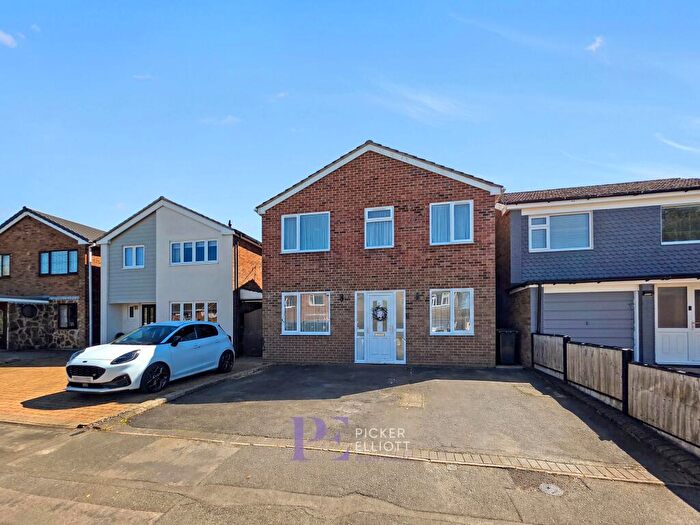 4 Bedroom Detached House For Sale In Swains Green, Burbage, LE10