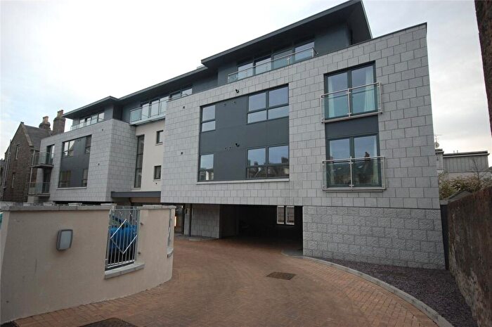 2 Bedroom Flat To Rent In Beaconsfield Mews, West End, Aberdeen, AB15