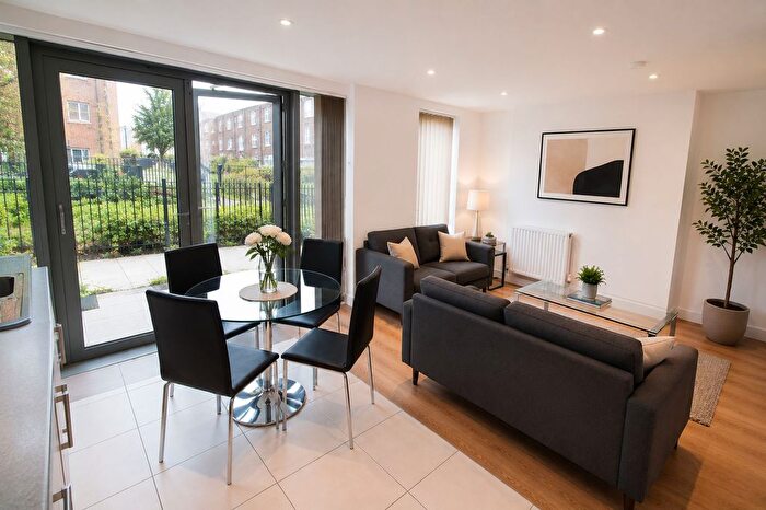2 Bedroom Flat For Sale In Ben Johnson Road, Stepney Green, E1