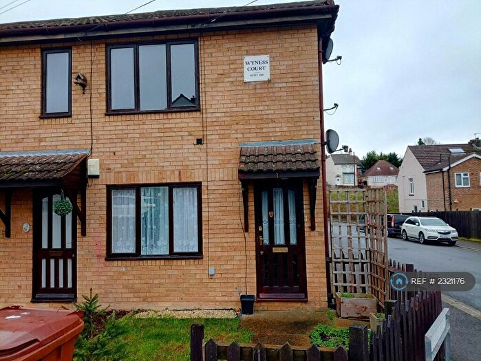2 Bedroom Maisonette To Rent In Wyness Court, Strood, Rochester, ME2
