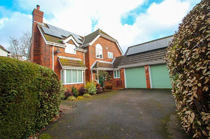 4 Bedroom Detached House For Sale In Old Priory Close, Hamble, Southampton, Hampshire, SO31