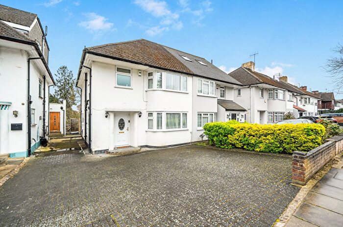 3 Bedroom Semi Detached House For Sale In St. Margarets Road, Edgware, HA8