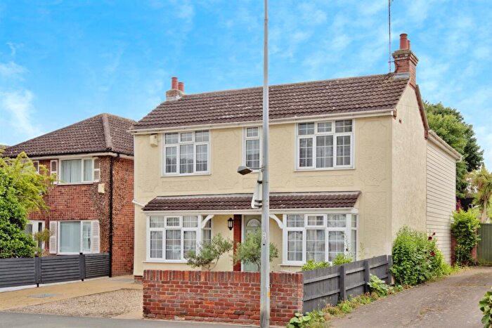 4 Bedroom Detached House For Sale In Old Heath Road, Colchester, CO2