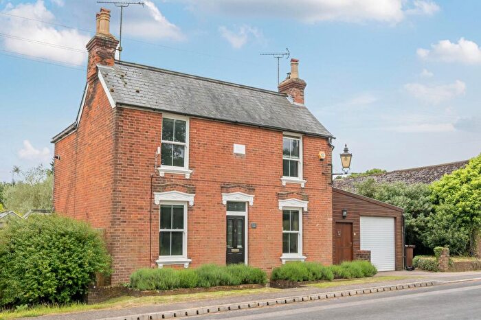 3 Bedroom Detached House For Sale In London Road, Dunkirk, ME13