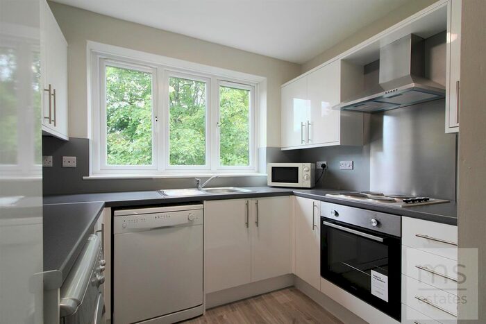 2 Bedroom Flat To Rent In Lenton Manor, Lenton, Nottingham, NG7