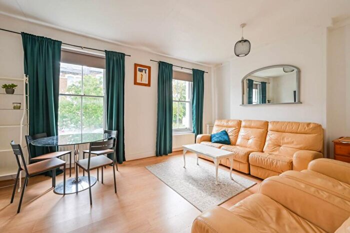 3 Bedroom Maisonette To Rent In Miranda Road, Archway, London, N19