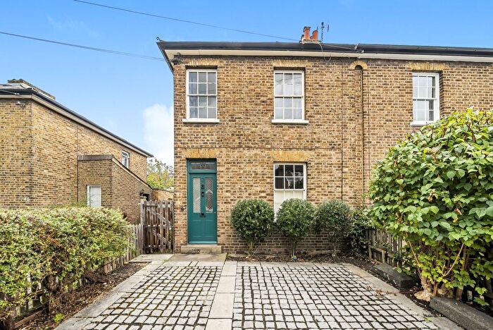 2 Bedroom End Terrace House To Rent In Albert Road, Kingston Upon Thames, Surrey, KT1