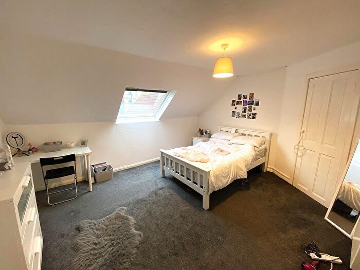 3 Bedroom Maisonette To Rent In Palmerston Road, Southsea, PO5