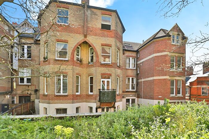 2 Bedroom Flat For Sale In Old Christchurch Road, Bournemouth, BH1