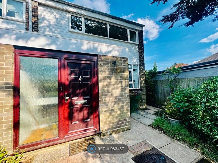 3 Bedroom End Of Terrace House To Rent In Ingrams Close, Hersham, Walton-On-Thames, KT12