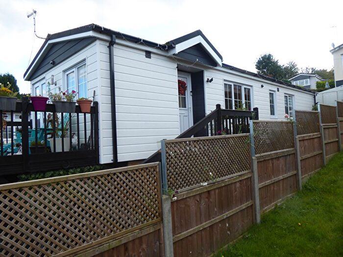 2 Bedroom Mobile/park Home For Sale In Chartridge Park, Old Sax Lane, Chartridge, Chesham, HP5
