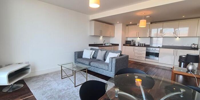 2 Bedroom Flat To Rent In Custom House Place Liverpool, L1