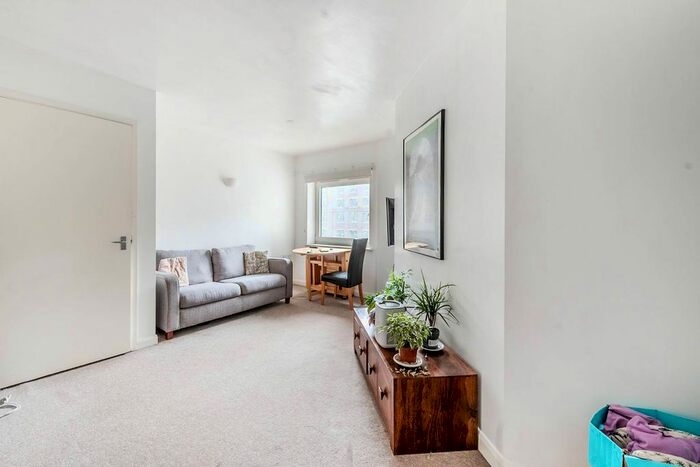 1 Bedroom Flat For Sale In Beckford Close, Kensington, London, W14