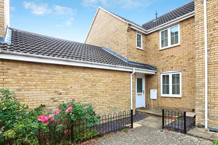 3 Bedroom Semi-Detached House For Sale In Boleyn Avenue, Peterborough, PE2
