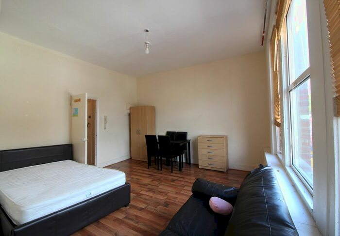 1 Bedroom Flat To Rent In Tulse Hill, London, SW2