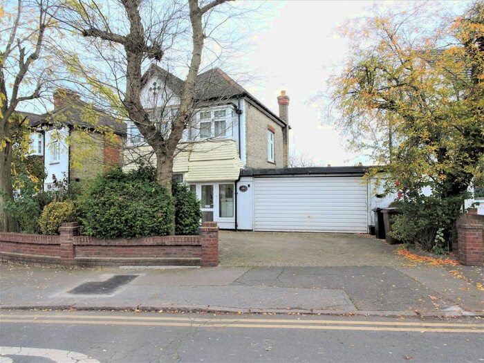 3 Bedroom Detached House To Rent In Coningsby Gardens, London E4