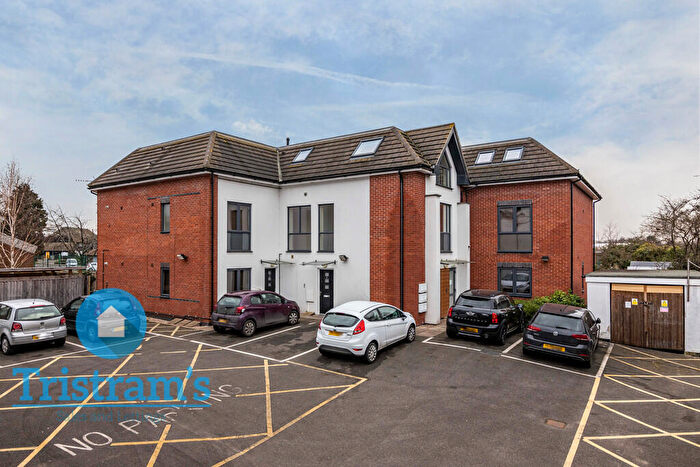 2 Bedroom Apartment To Rent In Flat, Park View Court, West Bridgford, NG2